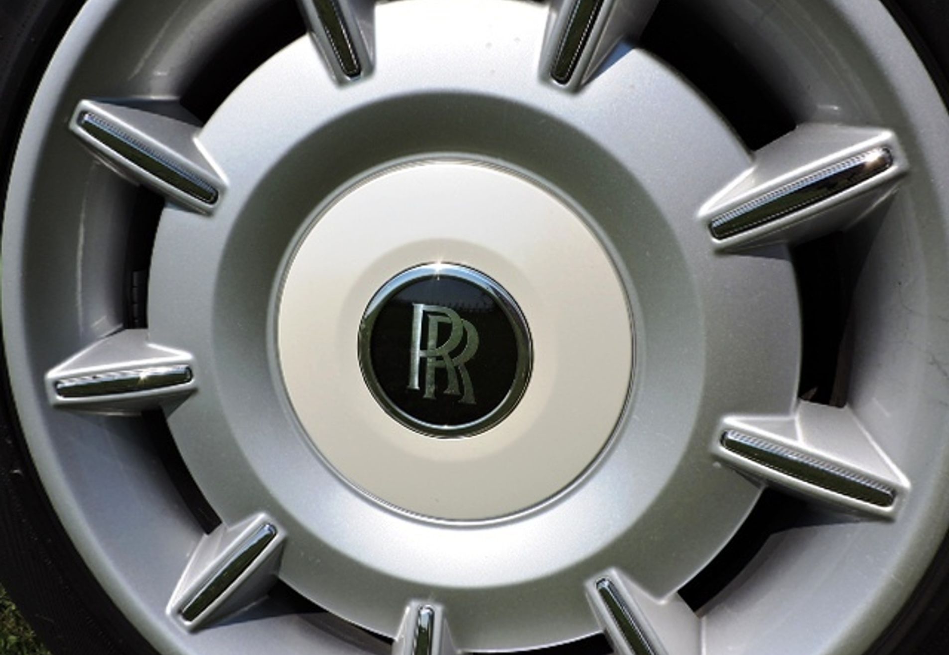 ROLLS ROYCE PHANTOM SEDAN